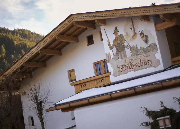 Gaestehaus Wildschuetz - By Tirolerhof Guest house Tux